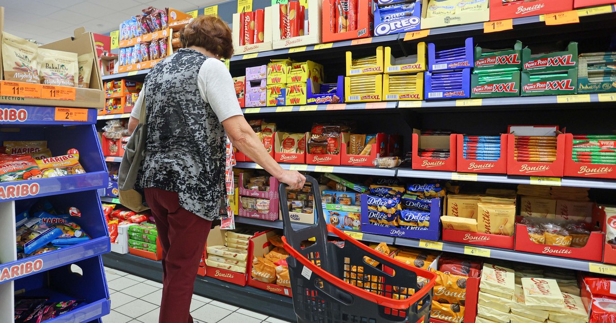 Klienci Biedronki zgarniają sprzęty. Tylko 1 zł! Akcja robi furorę