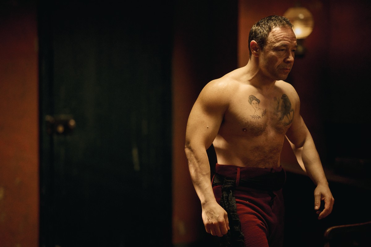 Stephen Graham w serialu "Tysiąc ciosów"