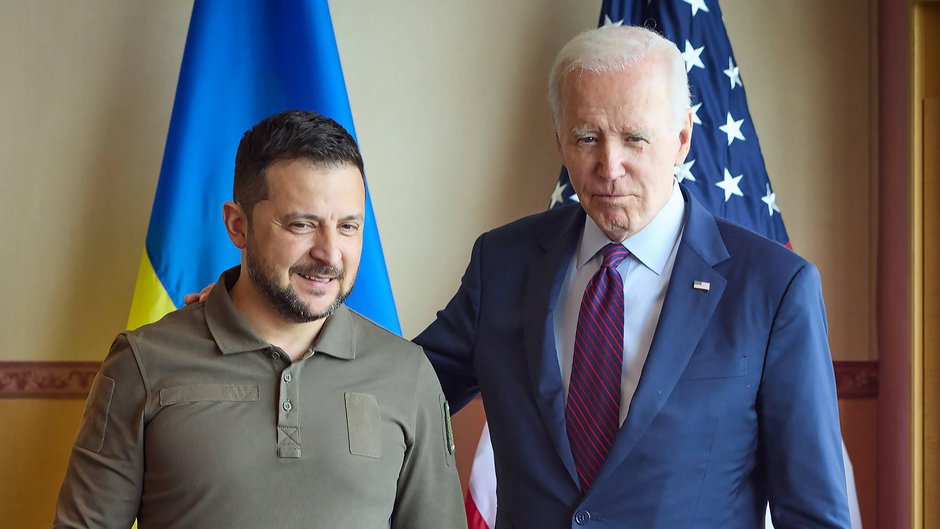 Joe Biden i Wołodymyr Zełenski podczas szczytu G-7 w Hiroszimie