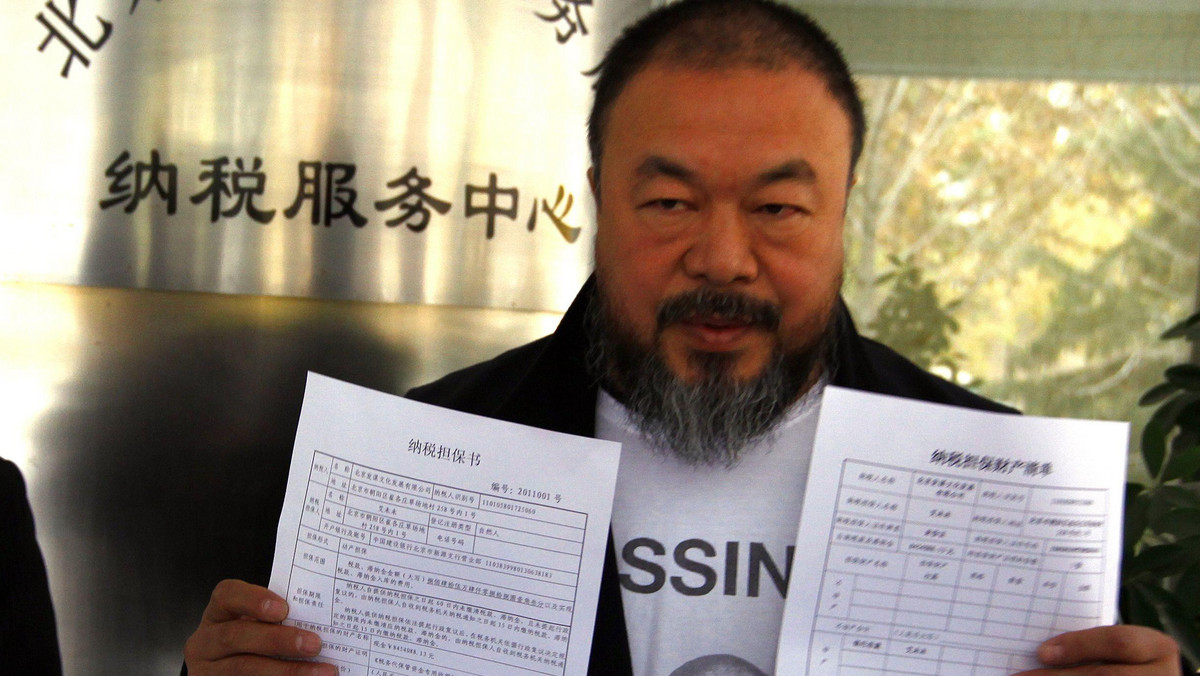 Nietypowo, bo za pomocą nagich zdjęć wspierają w internecie Ai Weiweia jego zwolennicy. Chiński artysta i dysydent przed kilkoma dniami został objęty policyjnym śledztwem w sprawie rzekomego rozpowszechniania pornografii - podała we wtorek BBC na stronie internetowej.