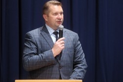 Czarnek: UE szantażuje samorządy, które nikogo nie dyskryminują