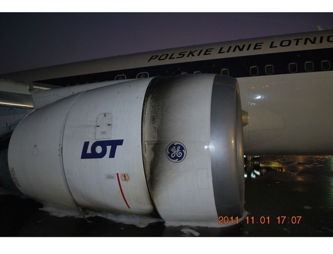 Jeden z silników samolotu