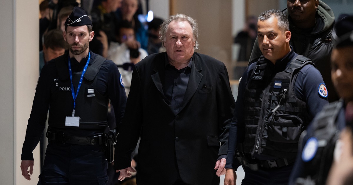 Súlyos vádak miatt évekre börtönbe kerülhet Gérard Depardieu: így érkezik a tárgyalásra a színész - fotók