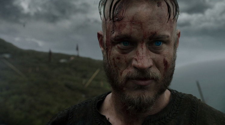 A Vikingek nézői Ragnar Lothbrok (Travis Fimmel) karakterét annyira szerették, hogy halálát követően sokan a sorozatot is abbahagyták / Fotó: Netflix