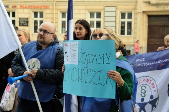 Pracownicy sądów protestowali w centrum Poznania fot. Codzienny Poznań / S. Toroszewska