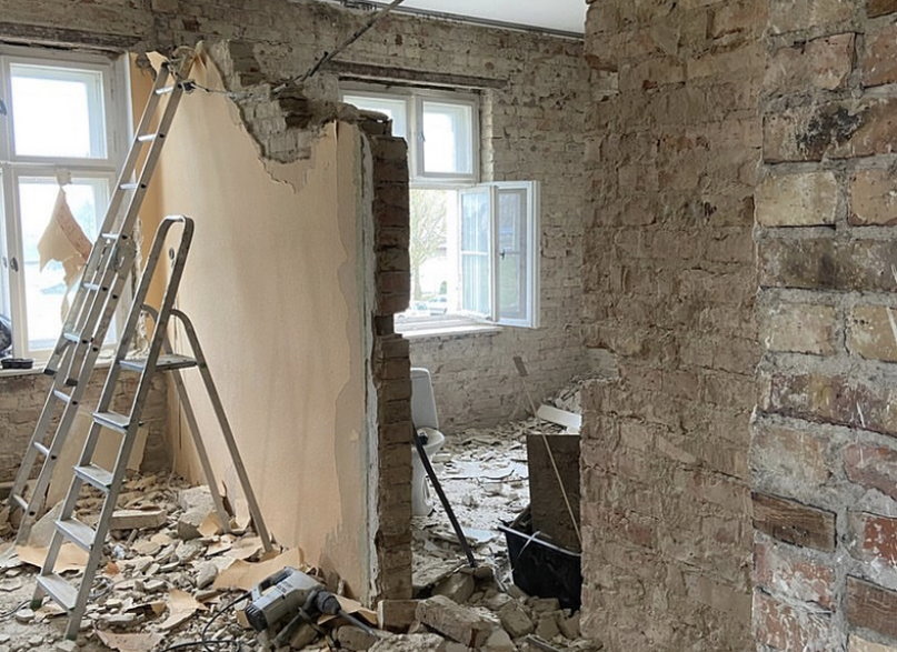 Wyburzanie ściany pomiędzy kuchnią a salonem