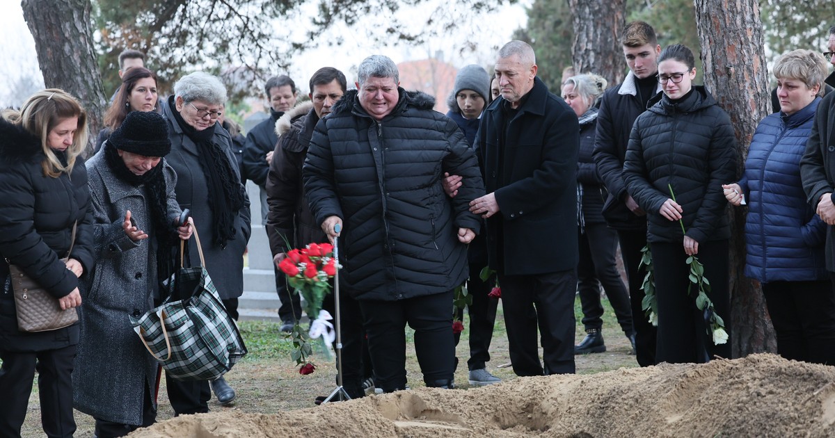 24 évvel az eltűnése után végső nyugalomra helyezték Till Tamást – szívszorító videó