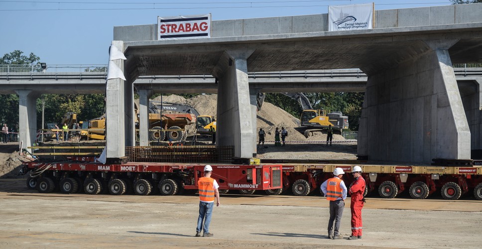 Trasa będzie miała po dwa pasy ruchu w każdą stronę. <br><br> fot. (zuz) PAP/Jakub Kamiński