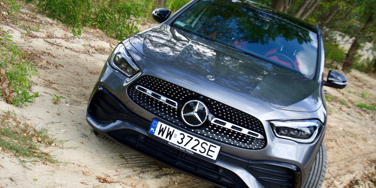 Mercedes GLA 250 4Matic to reprezentant drugiej generacji najmniejszego SUV-a marki. 