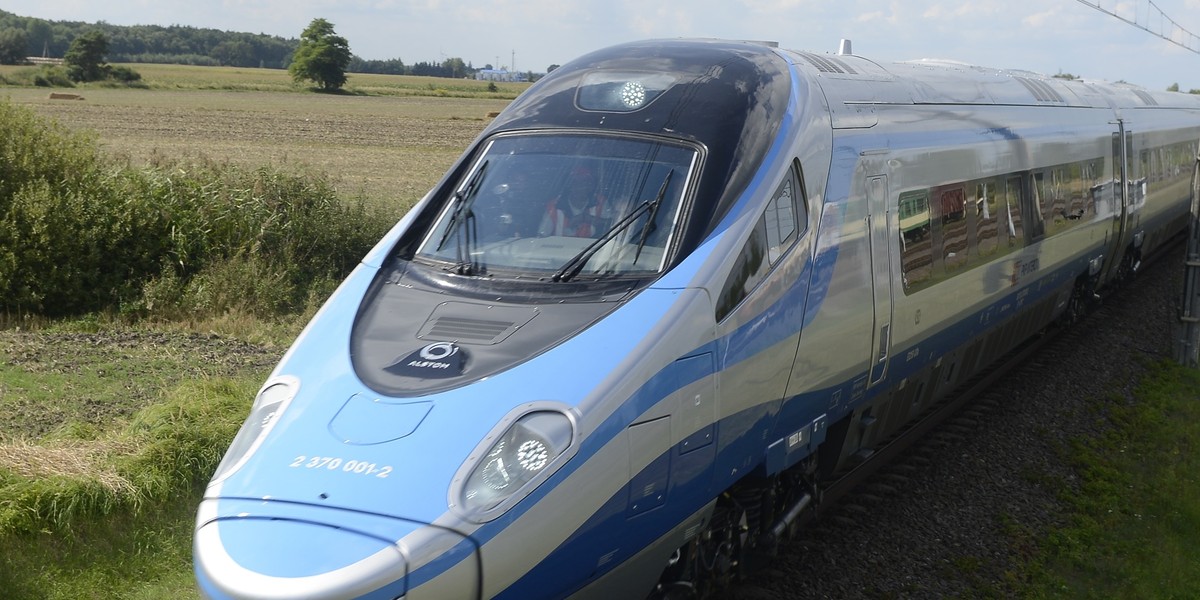 Bobry zagrażają Pendolino pod Częstochową 