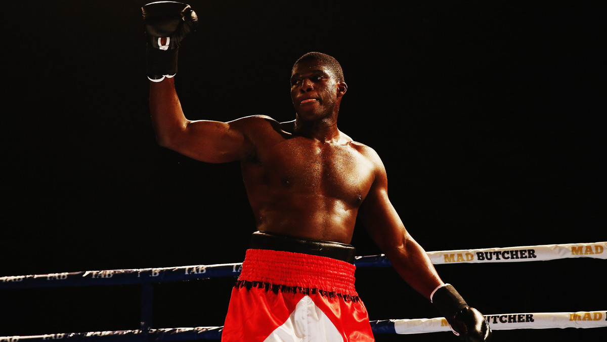 Izuagbe Ugonoh wygrał swoją czternastą walkę w zawodowym ringu. Na gali w Auckland pokonał reprezentanta Ghany Ibarahima Labarana (13-4, 11 KO) przez techniczny nokaut w pierwszej rundzie. To czwarty wygrany pojedynek Polaka w 2015 roku, który jednocześnie sięgnął po dwa pasy wagi ciężkiej WBA Oceanii i WBO Afryki.