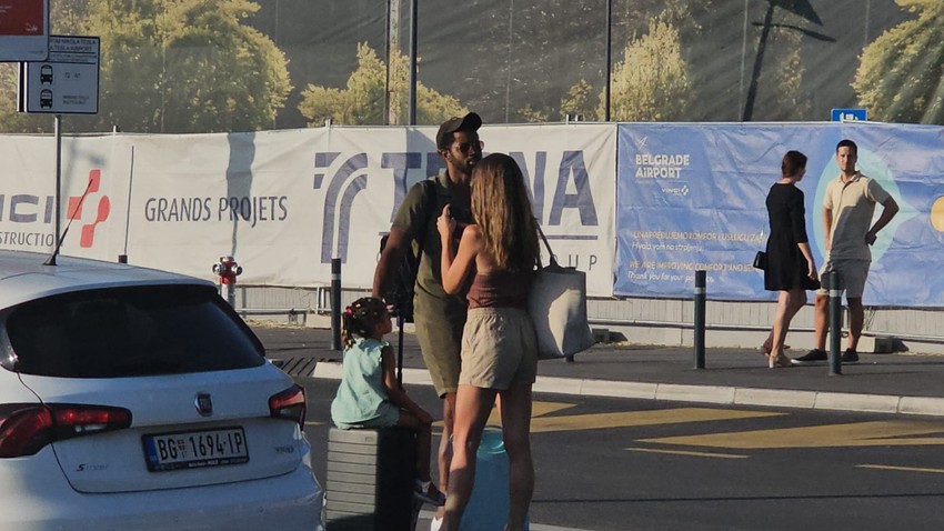 Nina Seničar sa mužem i ćerkom