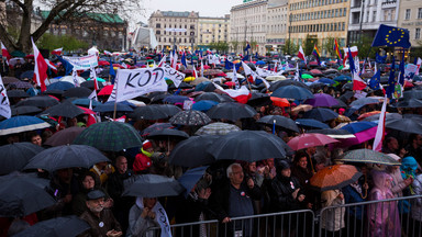 Poznań: Borusewicz, Petru i Wujec na antyrządowej manifestacji KOD