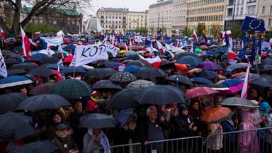 Poznań: Borusewicz, Petru i Wujec na antyrządowej manifestacji KOD