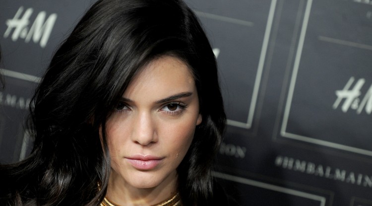 Kendall Jenner csúnyán átverte a rajongóit