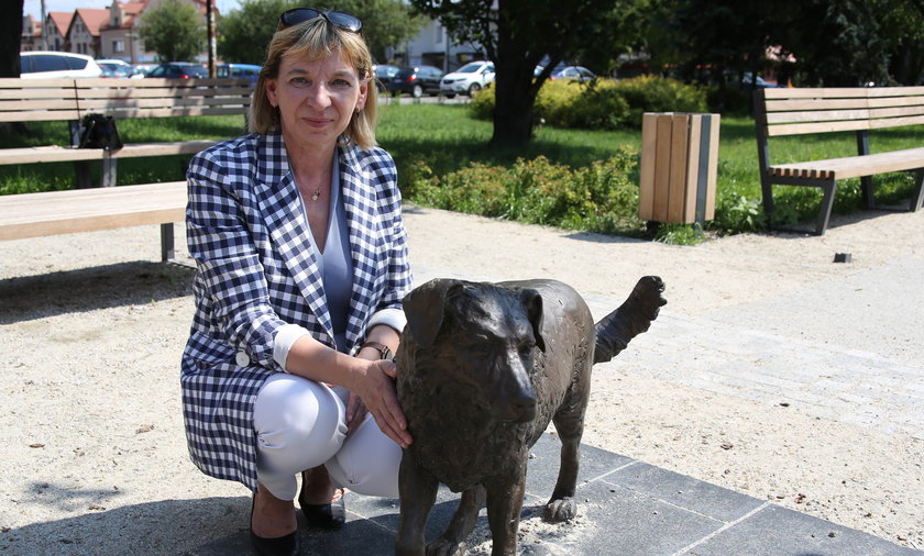 Elżbieta Radwan, burmistrz Wołomina: ten pies zawładnął sercami mieszkańców naszego miasta. 
