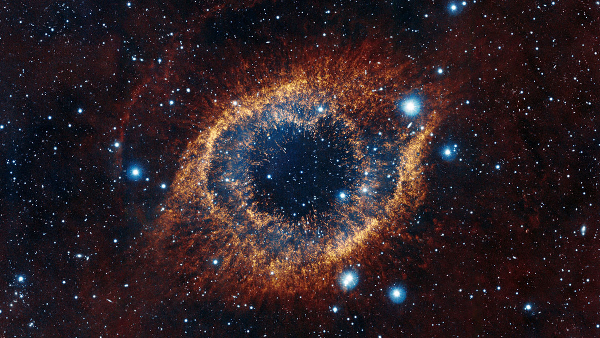 Astronomowie udostępnili nowe niezwykłe zdjęcie wykonane przez teleskop w Chile. Przedstawia ono mgławice planetarną Helix, która wygląda jak wielkie złote oko - czytamy w serwisie huffingtonpost.com.