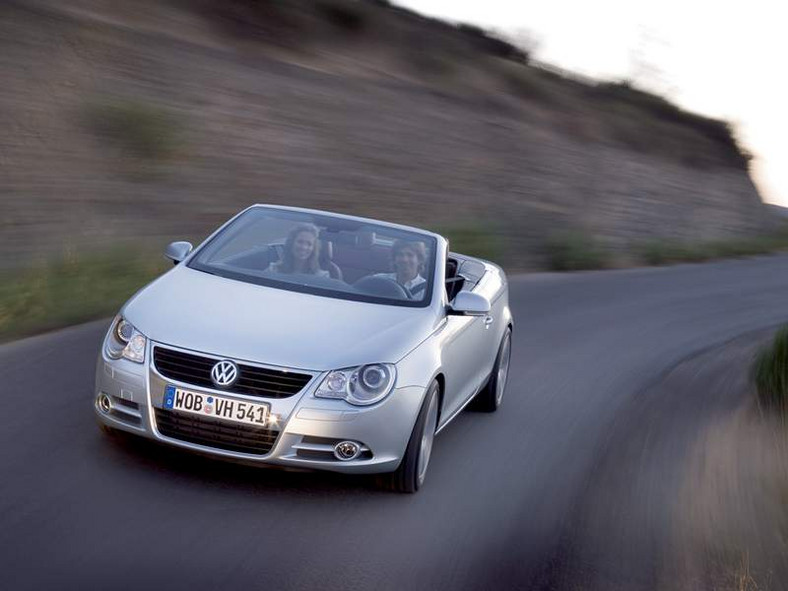 Volkswagen Eos: 1,4 TSI (90 kW/122 KM) zamiast 1,6 FSI (85 kW/115 KM)