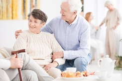 Do 2150 zł dla wybranych seniorów. Nowe świadczenie dla 80-latków na początek