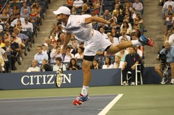 Andy Roddick zakończył karierę, ale nie potrafi rozstać się z kortem