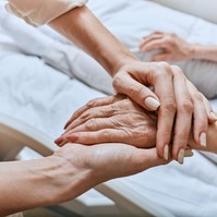 Visszajöhet az emlékezetük a súlyos demenciában szenvedőknek a haláluk előtt