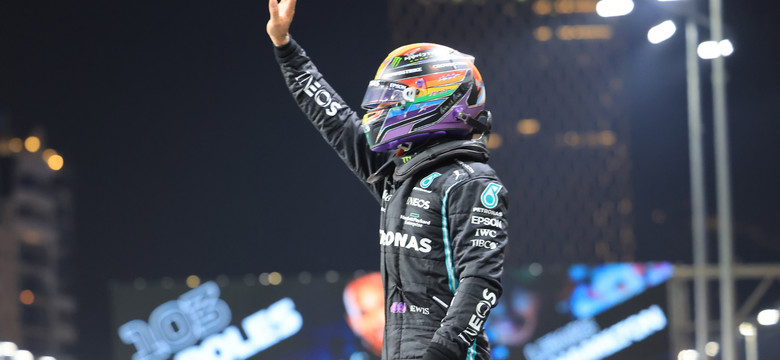 Hamilton wygrał GP Arabii Saudyjskiej. Szampany wystrzelą za tydzień