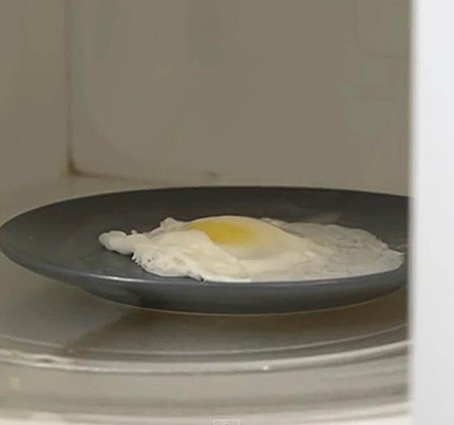 Ezek a trükkök még jól jöhetnek! 3 féle tojás mikrohullámú sütőben. Gyors,  tökéletes (videó) - Blikk Rúzs