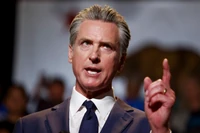 Największa nadzieja demokratów? "Nie jest Trumpem, ale zaczyna go doganiać" [ANALIZA]