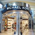 Michael Kors traci klientów i sklepy. Winien jest Amazon czy może fatalna strategia?