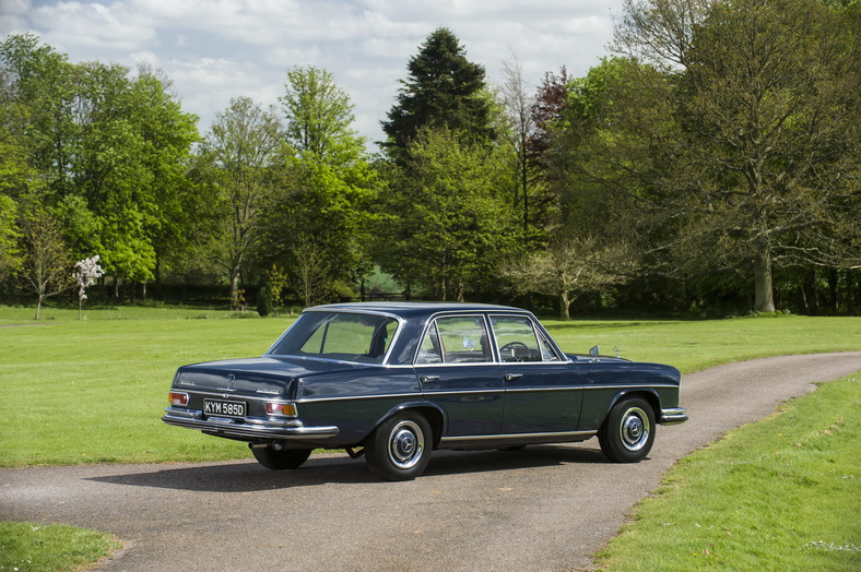 Mercedes-Benz 250 S