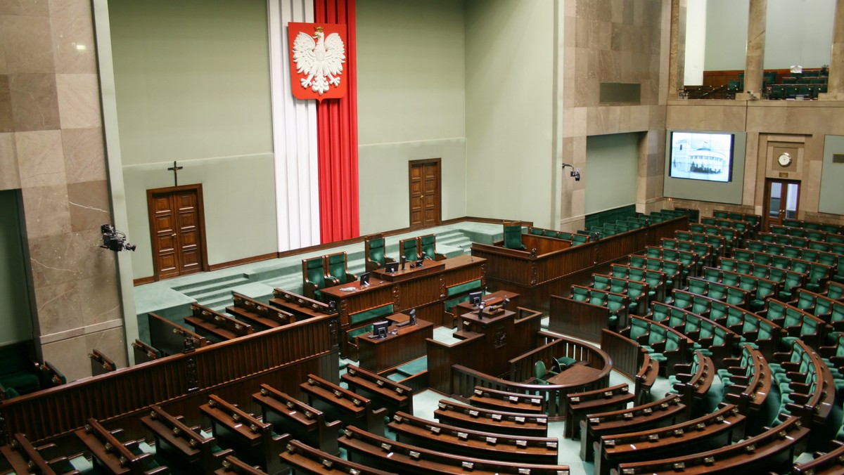 Poznaliśmy pierwotną treść apelu, jaki opozycja miała podpisać w dniu kryzysu sejmowego 16 grudnia. Nie jest on tak oczywisty, jak twierdzi tygodnik "Do Rzeczy".