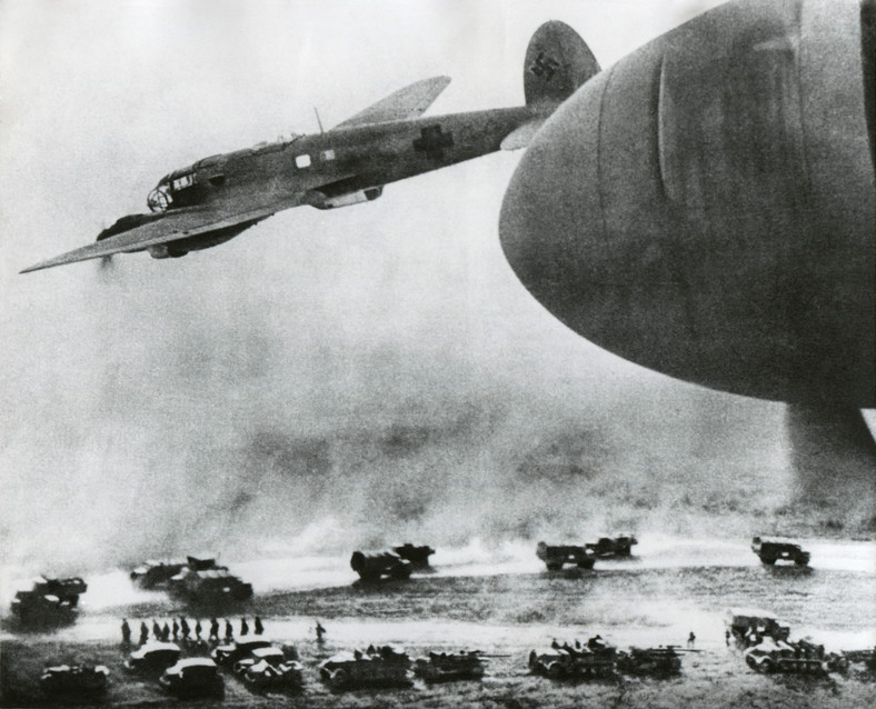 Pierwsze dni niemieckiej inwazji na Związek Radziecki. Nz. niemieckie bombowce