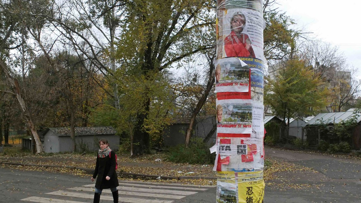 Choć niedzielne wybory parlamentarne na Ukrainie nie doprowadzą do znaczących zmian na miejscowej scenie politycznej, są one bardzo ważne dla dążeń tego kraju do integracji europejskiej - ocenił w rozmowie z ukraiński politolog Wołodymyr Fesenko.