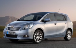 Nowa Toyota dla siedmiu