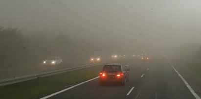 Burza piaskowa nad Polską. Droga pogrążona w ciemnościach