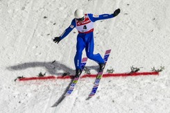 Piotr Żyła upadł przy lądowaniu na skoczni w Engelbergu