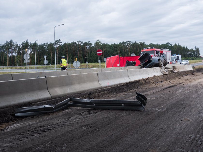 Głuchów, audi, wiadukt, wypadek