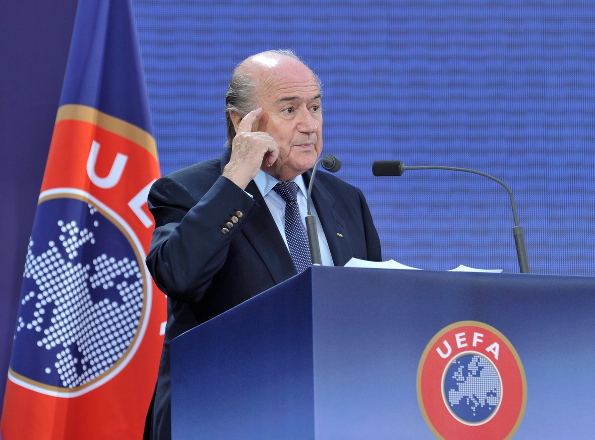 Blatter będzie miał rywala. Dwóch kandydatów na prezydenta FIFA