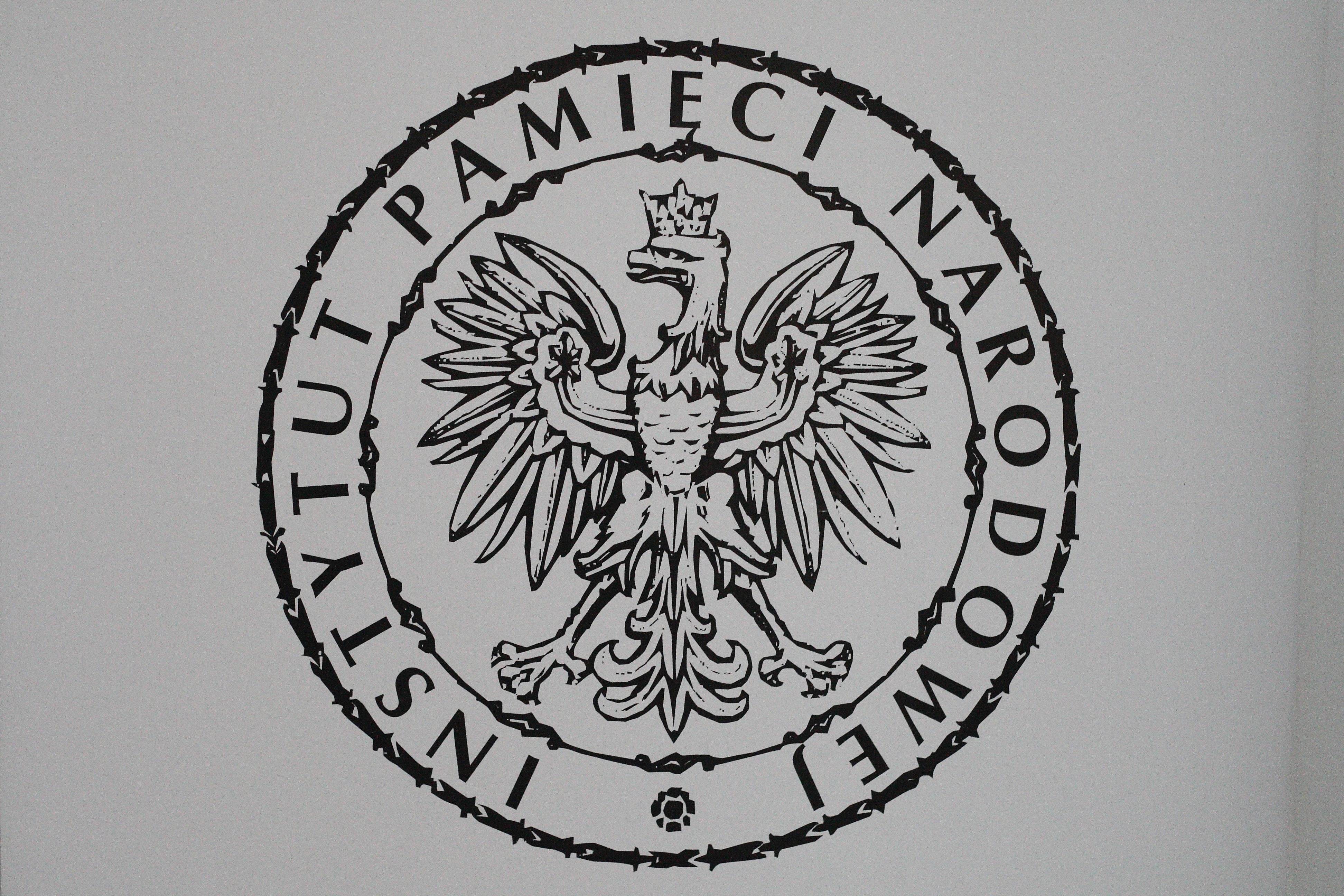 Oczywiście nowy prezes może łatwo te osoby zdymisjonować, lecz już nie zwolnić.