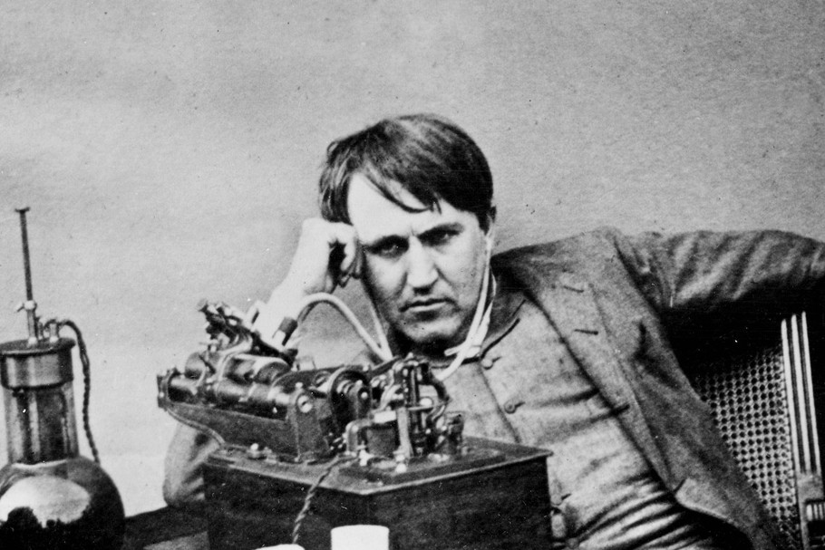 Czy Thomas Edison komunikował się ze zmarłymi? „Od jakiegoś czasu pracuję przy budowie aparatu, aby sprawdzić, czy osoby, które opuściły ziemię, mogą się z nami komunikować”, mówił w rozmowie z „Forbesem”