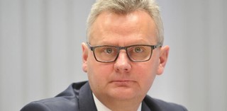 Aleksander Grad decyduje w pojedynkę: Sam złożył mandat poselski, odszedł z resortu skarbu i z PGE EJ 1