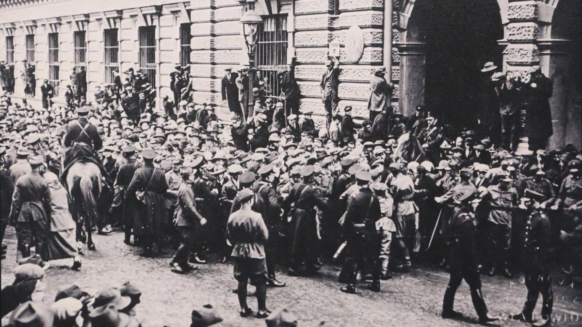 Demonstracja robotników w Krakowie jesienią 1923 r.