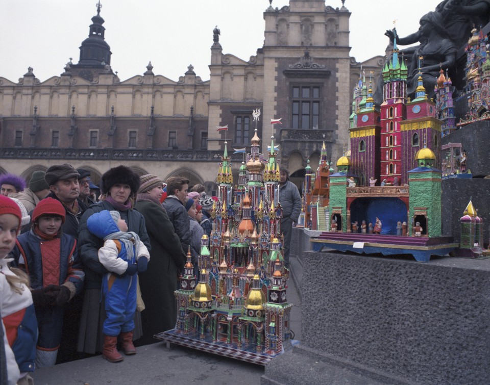 Coroczny konkurs na Najpiękniejszą Szopkę Krakowską w 1988 r.