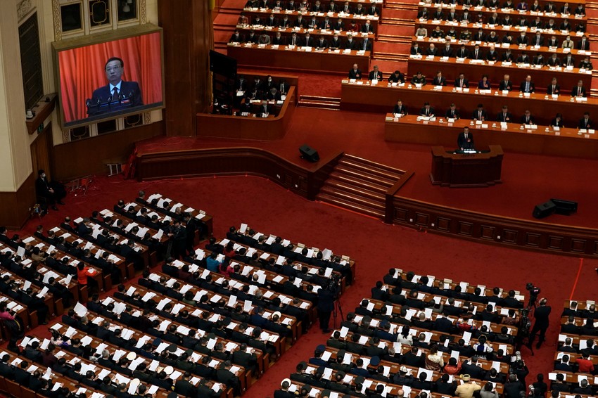 Premijer Li za govornicom