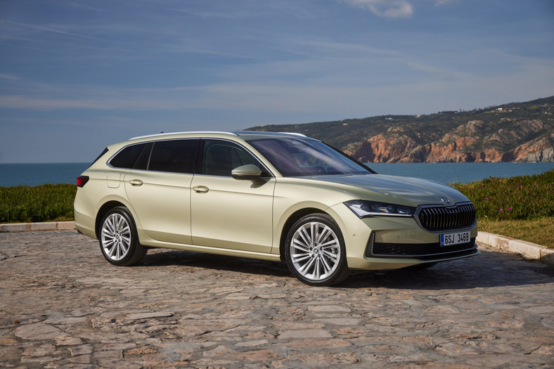 Nowa Skoda Superb Combi