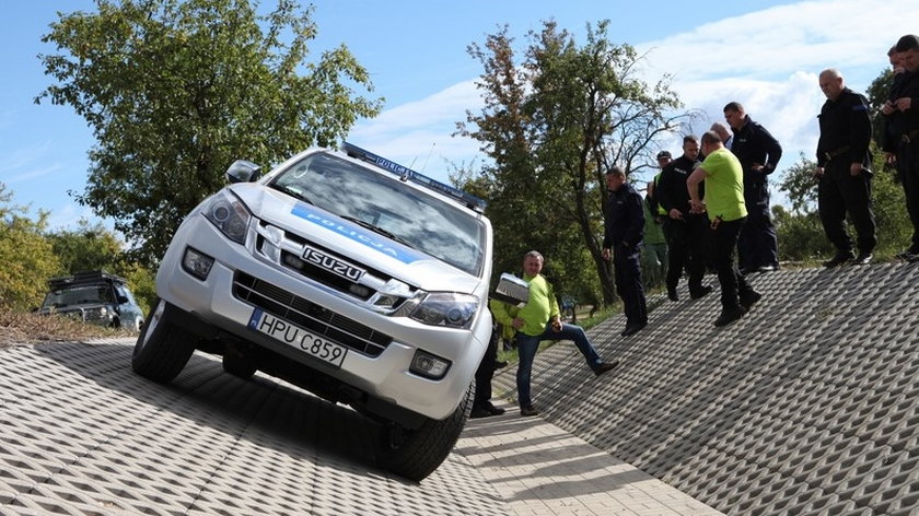 Nowe radiowozy w wielkopolskiej policji