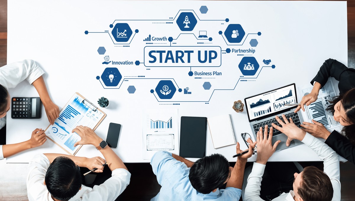 A,Dynamic,Business,Meeting,Focused,On,Startup,Strategy,,Showcasing,Collaboration