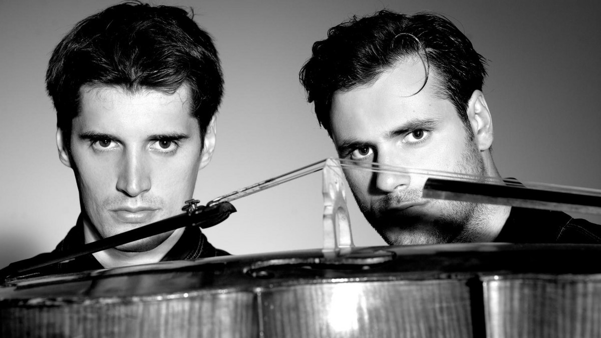 Duet 2Cellos zabiera swoich fanów do świata muzyki filmowej za sprawą najnowszej płyty. Trzeci album wiolonczelistów "Score" został stworzony przy współpracy z Londyńską Orkiestrą Symfoniczną. Zapewne niektóre z utworów, które znajdują się na płycie, usłyszymy podczas koncertu w Warszawie, 20 listopada.