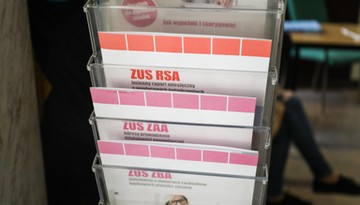 Zasiłek opiekuńczy pod lupą ZUS. Przez nowe przepisy możesz go łatwiej stracić