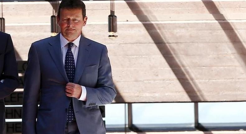 Chairman Tony Hayward of mining and commodity trading company Glencore Xstrata is seen during the company's company's annual shareholder meeting in the central Swiss town of Zug May 20, 2014. REUTERS/Arnd Wiegmann